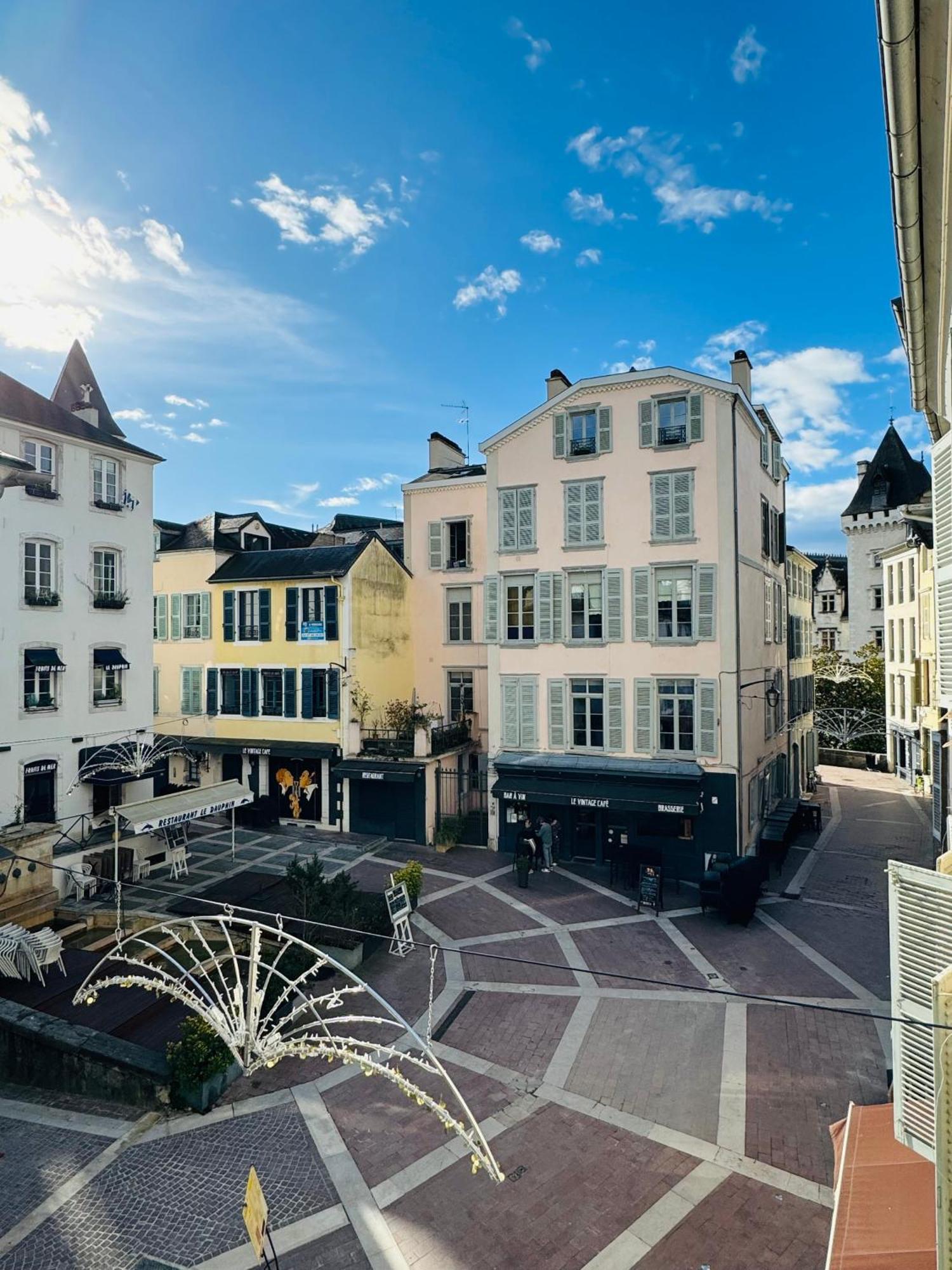 Wonderhost, Au Coeur Du Quartier Du Chateau Pau Luaran gambar