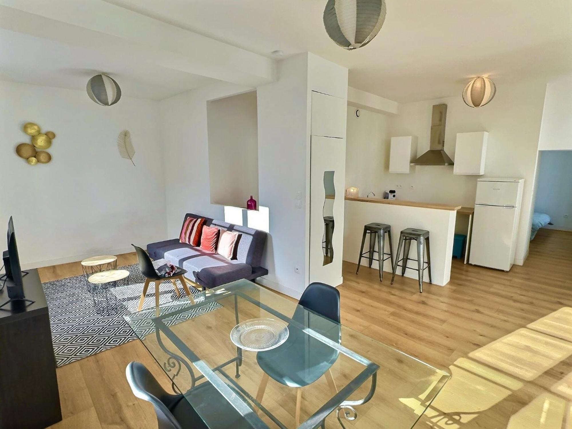 Wonderhost, Au Coeur Du Quartier Du Chateau Pau Luaran gambar