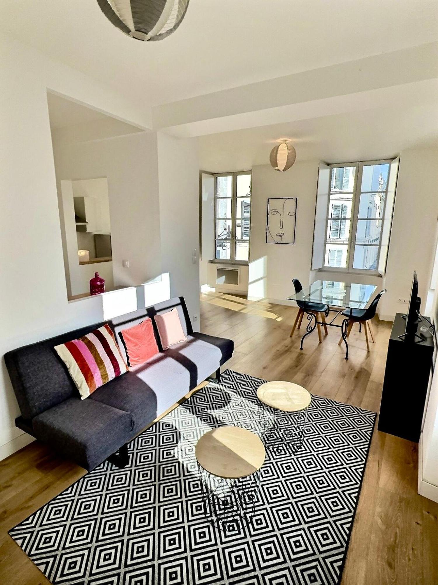 Wonderhost, Au Coeur Du Quartier Du Chateau Pau Luaran gambar